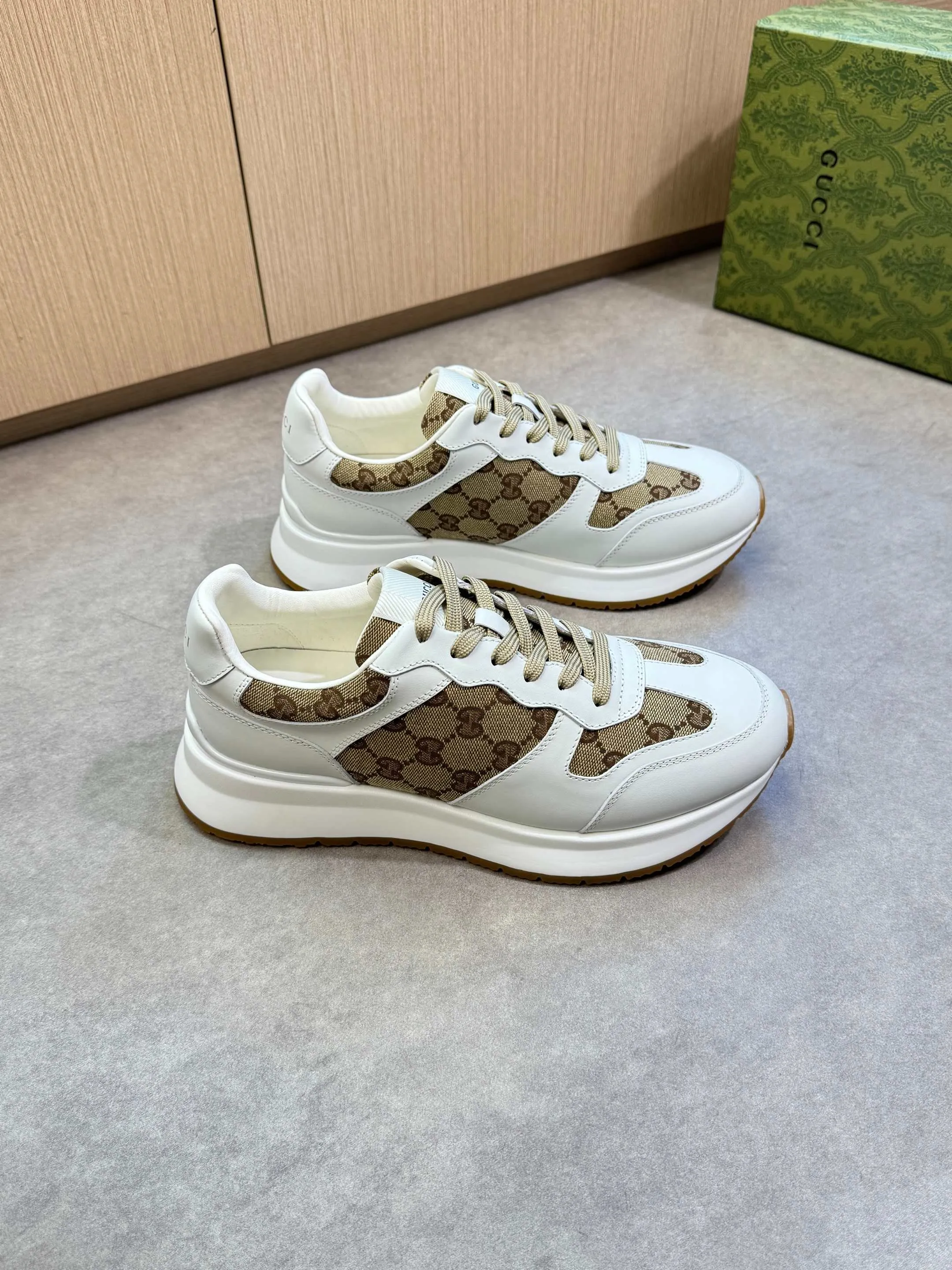 Men's shoes 💰800 [Gucci] Gucci - High-end quality original single casual sports shoes - Upper: 🔝 Nappa calfskin, brand totem cloth, tongue cloth label, heel silk screen brand LOGO - Lining: water-dyed cowhide - Outsole: ultra-light T men's shoes 💰U·Rubber; two-color molded outsole -Super high quality control·Fine workmanship: highlighted (high-end·luxury·grade) -Size :38-44 (45, can be customized)·GC0372